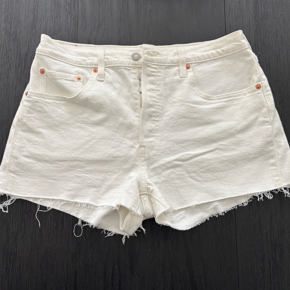 • [Levi’s] Jean Shorts •